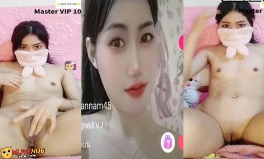 คลิปหลุดMlive IDX-90566892 สาวไทยนมเล็กนั่งเขี่ยหอยกลางไลฟ์สดหีเนียนๆไร้ขนช่วยตัวเองเพลินๆใช้นิ้วอย่างฟินแหวกขาอ้าหีโคตรเด็ด
