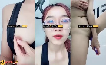 คลิปหลุด Mlive IDX 84670731 สาวแว่นหน้าสวยไลฟ์สดโชว์เงี่ยนที่ฟิตเน็ตอย่างเด็ด เปิดนมโชว์คนดูในฟิตเน็ตอย่างเสียว ก่อนจะนั่งแหย่หีโชว์อย่างเงี่ยน กลับมาต่อที่ห้องเอาควยปลอมแหย่หีจนน้ำแตกโครตเด็ด